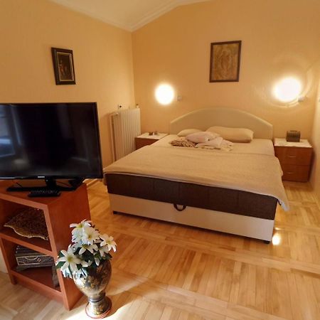 Jet Set Prenociste Rooms Новий Сад Екстер'єр фото