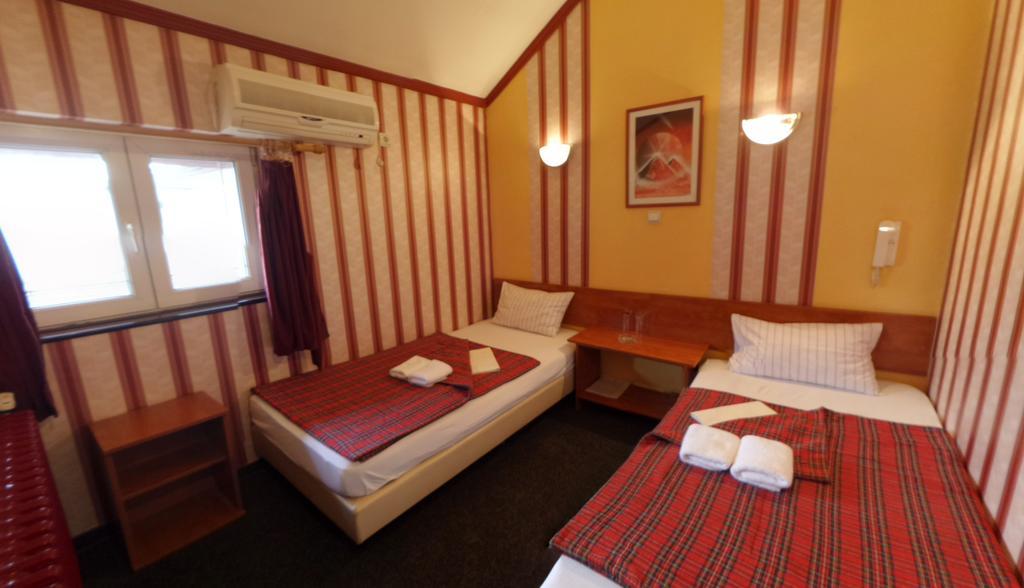 Jet Set Prenociste Rooms Новий Сад Номер фото