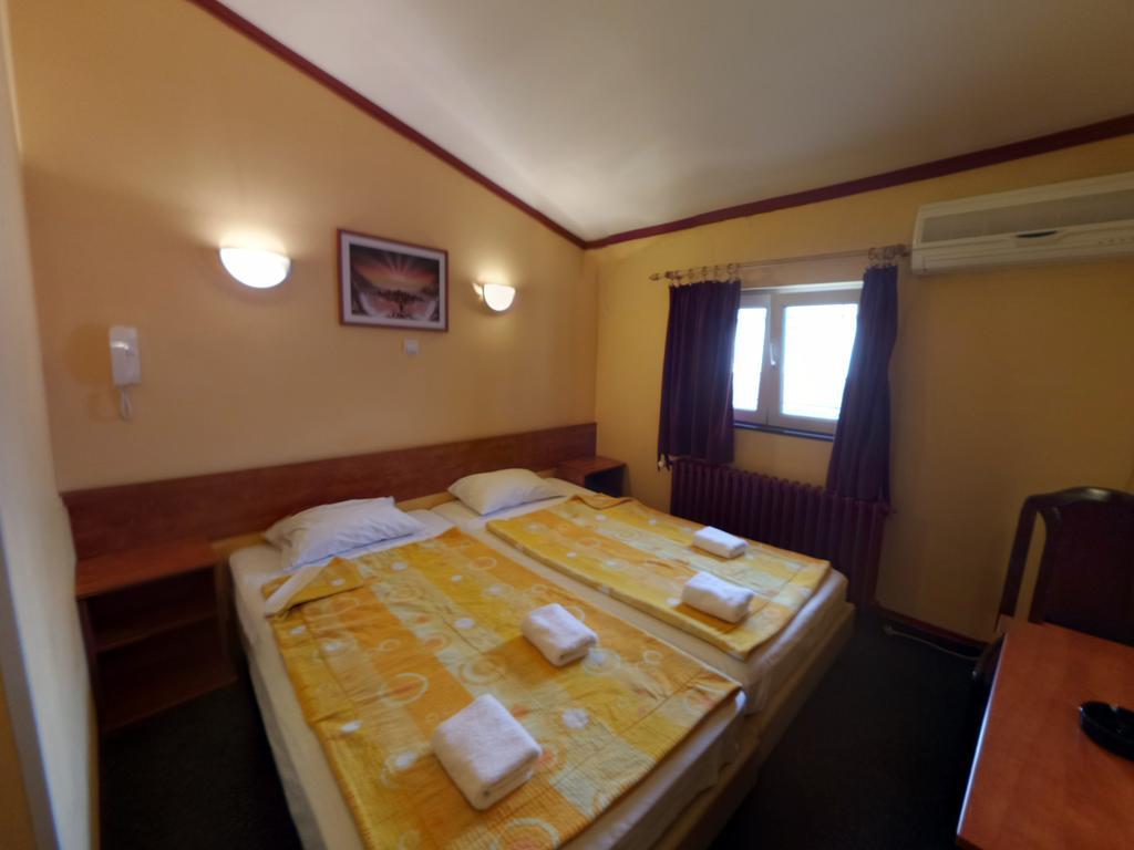 Jet Set Prenociste Rooms Новий Сад Номер фото