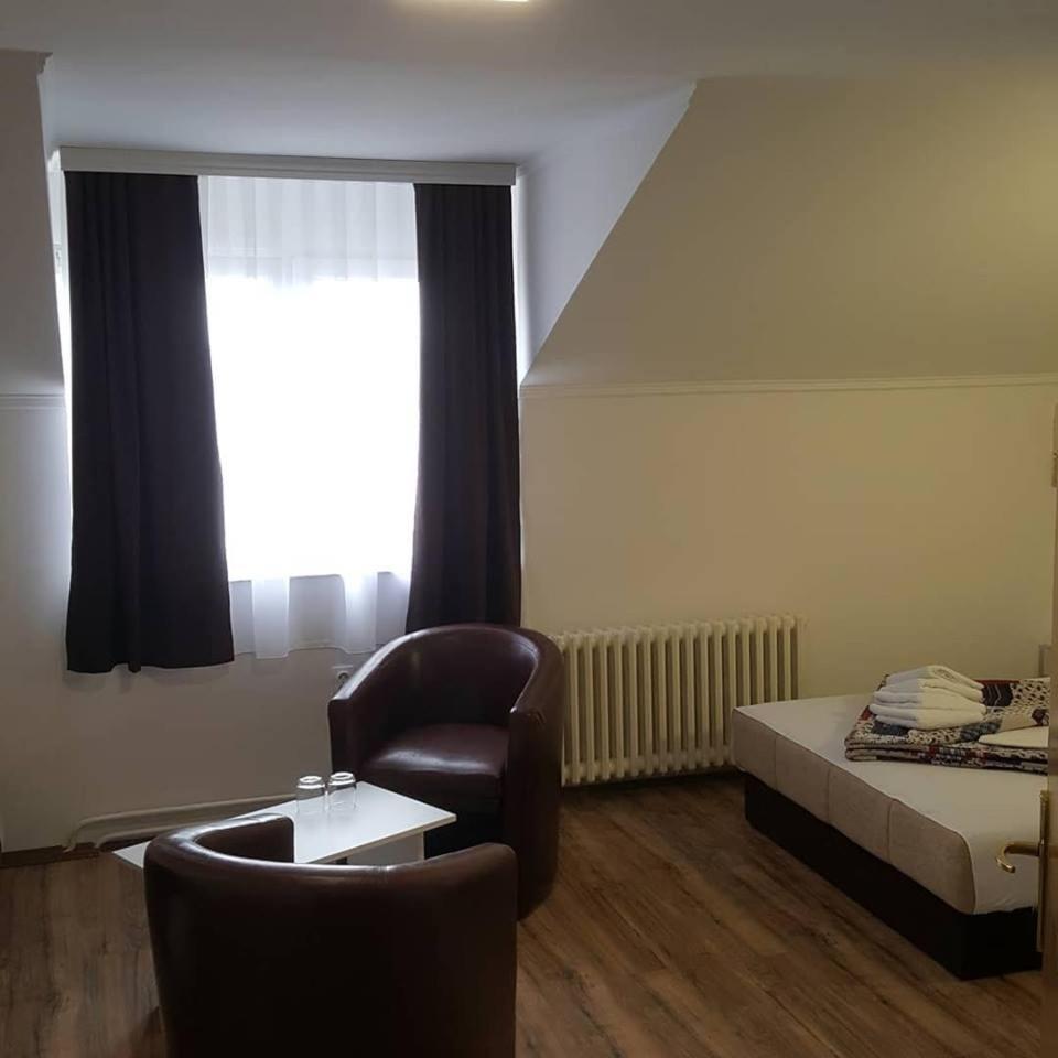 Jet Set Prenociste Rooms Новий Сад Екстер'єр фото